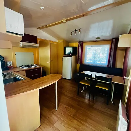 Mobil Titania *